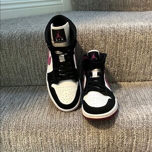 Women’s Air Jordan1 Mid Sneakers